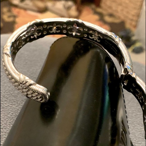 Judith Ripka hinged cuff sterling silver 925 bracelet with amethysts. Size Large - Picture 3 of 9